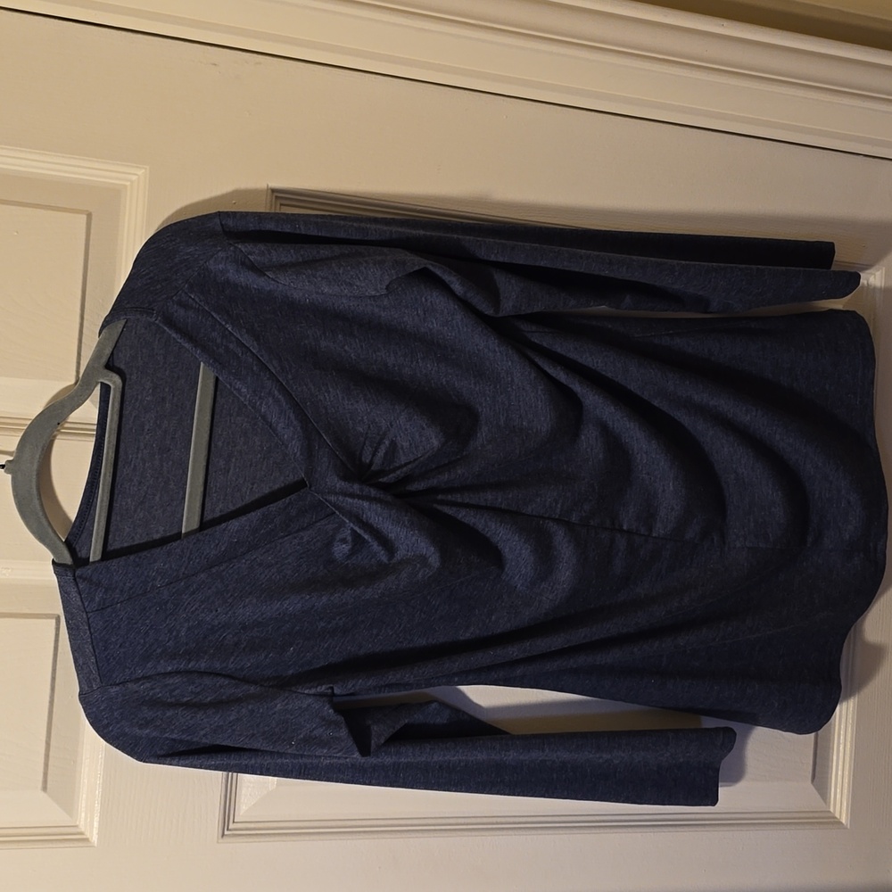 Blue solid color top